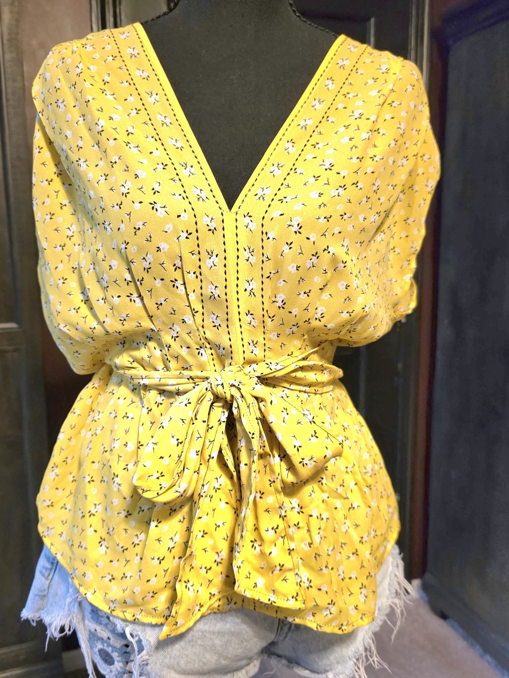 Max Studio Yellow Floral Tie Waist Blouse Small Cottagecore Boho Peplum Top